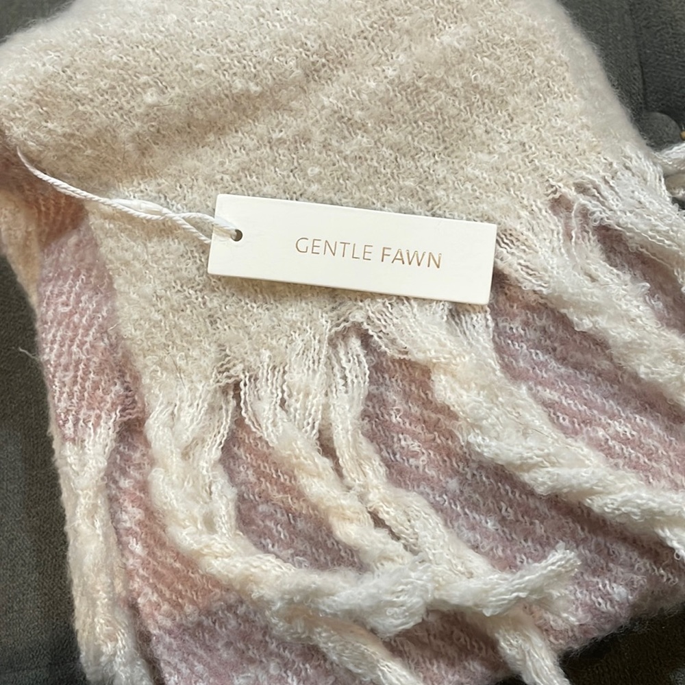 🎉 NEW!!!! Great gift item Gentle Fawn Hermosa Cover-Up - Picture 3 of 5